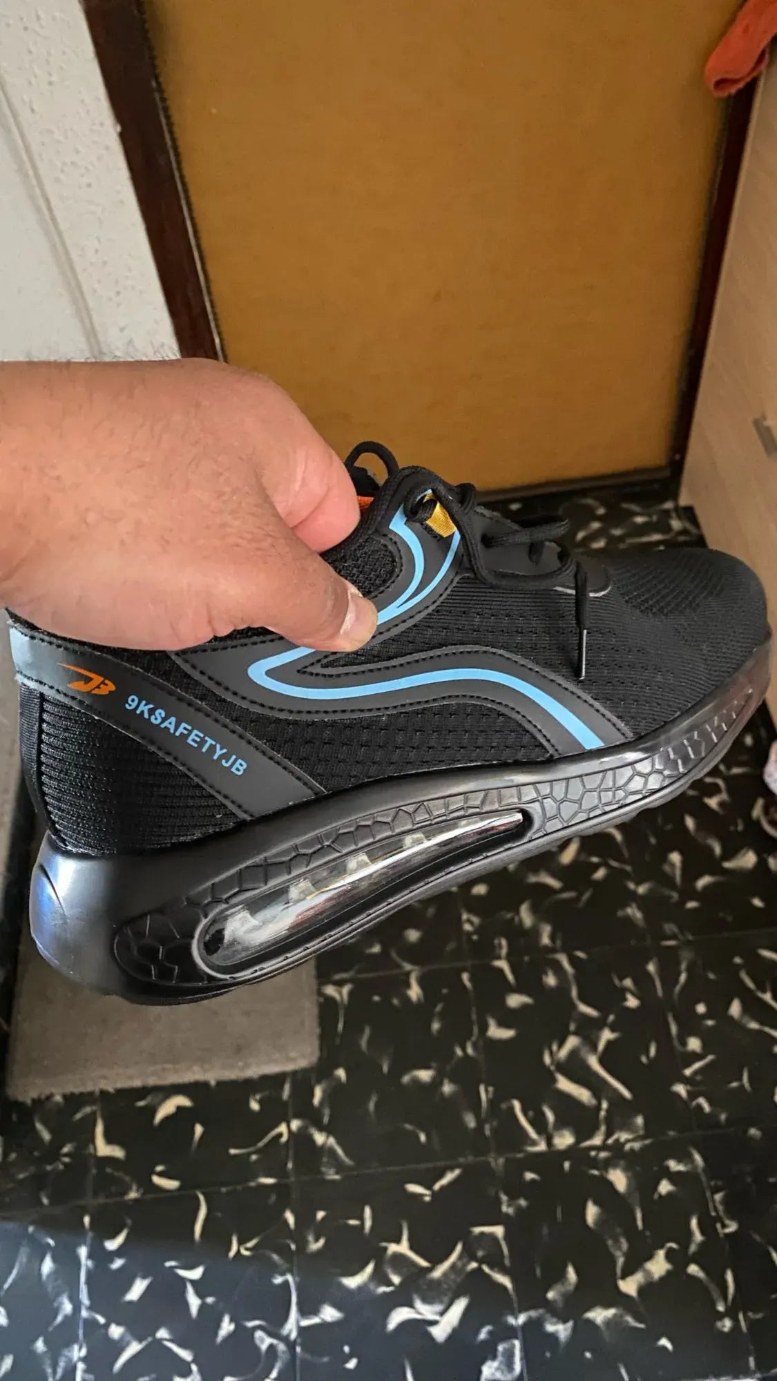 Invencible - Men's Steel Toe Sneakers | Air Cushion Sole